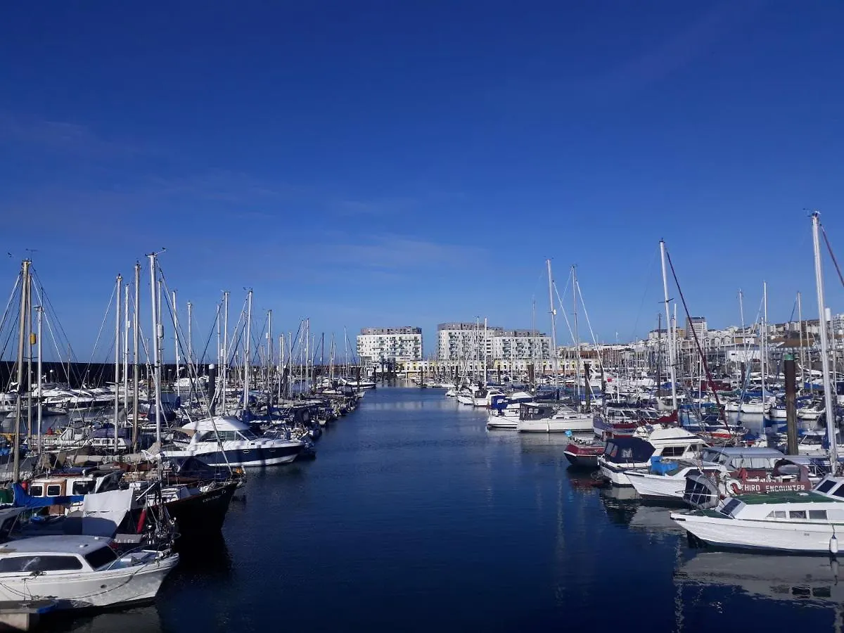 Unique, Loft-Style Apartment With Fantastic Brighton Marina Views