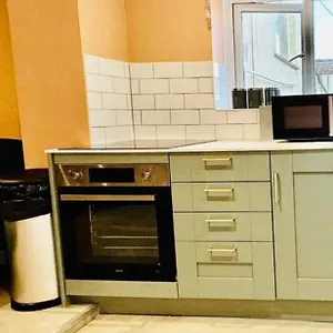  Apartment Flash Sale Train Station 1 Bedroom Flat Bn137che03