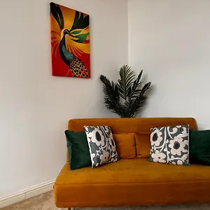  Apartment Serene Ocean Side Btn